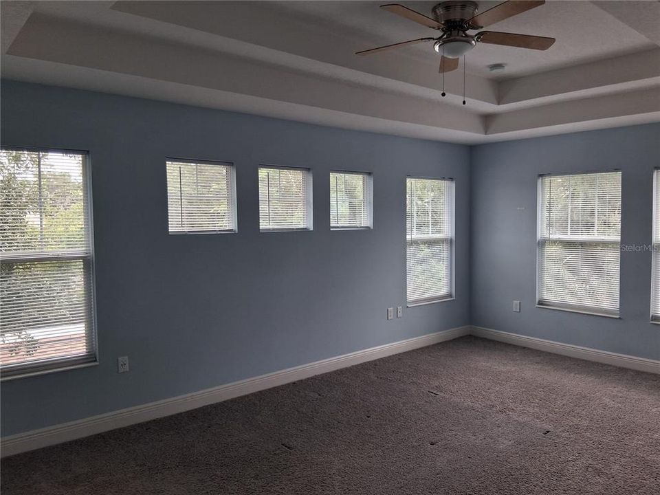 En Venta: $989,000 (4 camas, 3 baños, 2300 Pies cuadrados)