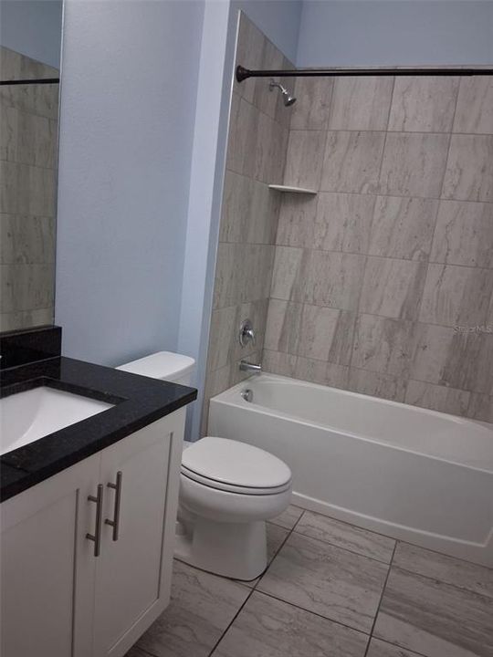 En Venta: $989,000 (4 camas, 3 baños, 2300 Pies cuadrados)