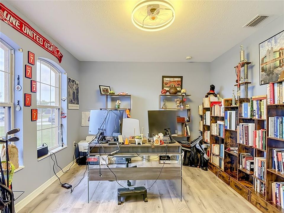 For Sale: $359,000 (3 beds, 2 baths, 2017 Square Feet)
