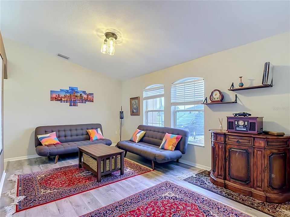 For Sale: $359,000 (3 beds, 2 baths, 2017 Square Feet)