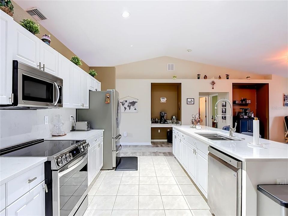 For Sale: $359,000 (3 beds, 2 baths, 2017 Square Feet)