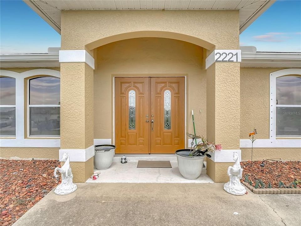For Sale: $359,000 (3 beds, 2 baths, 2017 Square Feet)