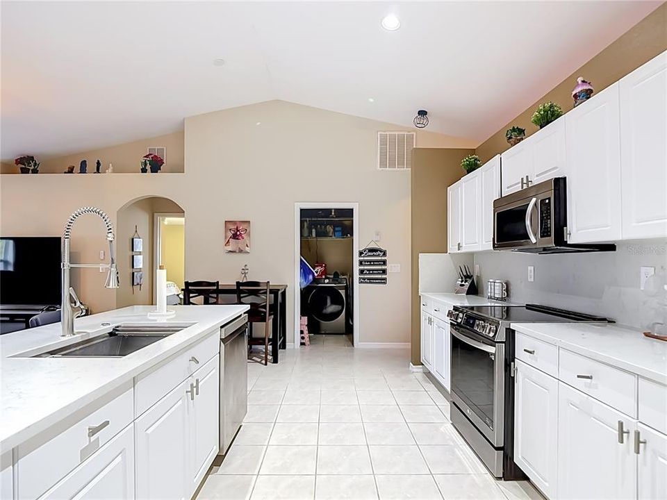 For Sale: $359,000 (3 beds, 2 baths, 2017 Square Feet)
