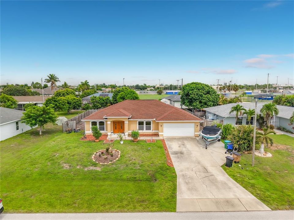 For Sale: $359,000 (3 beds, 2 baths, 2017 Square Feet)