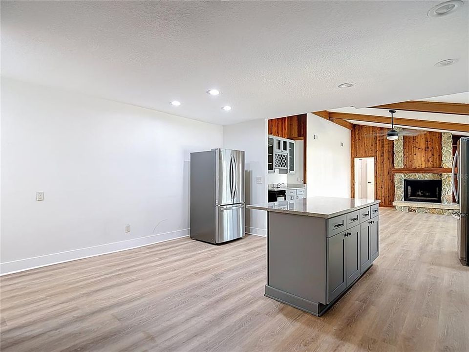 For Rent: $5,450 (4 beds, 3 baths, 2925 Square Feet)