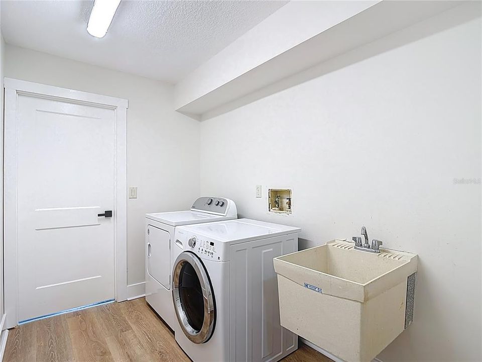 For Rent: $5,450 (4 beds, 3 baths, 2925 Square Feet)