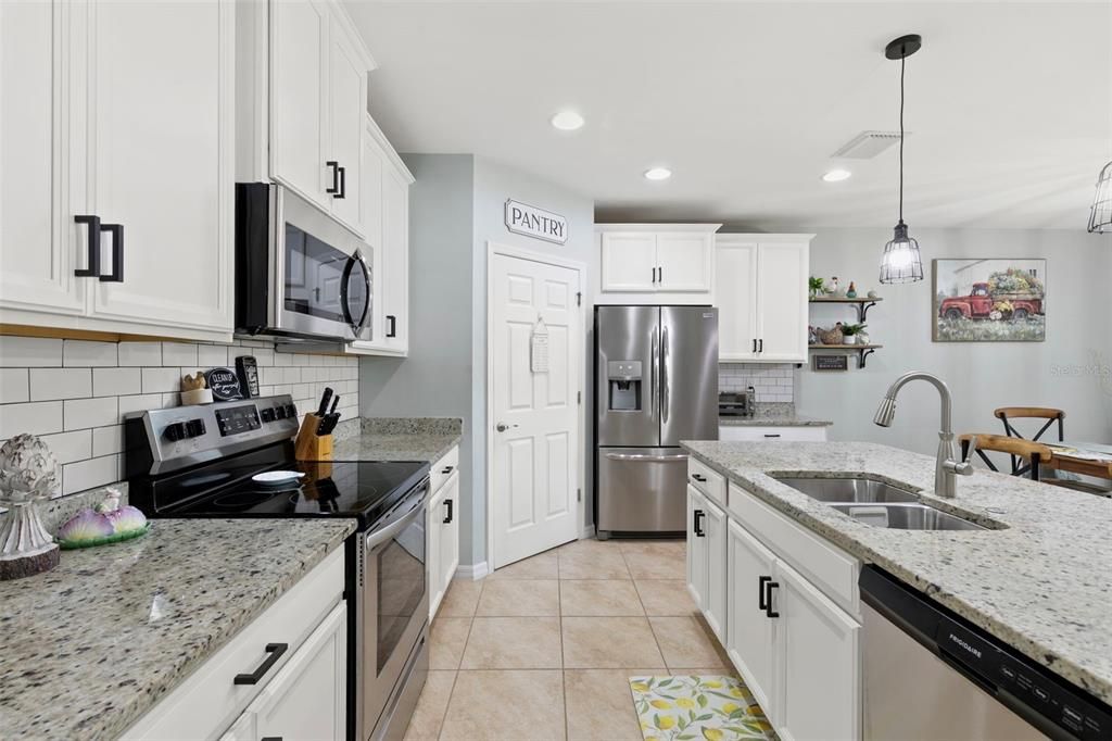 For Sale: $499,000 (4 beds, 2 baths, 1828 Square Feet)