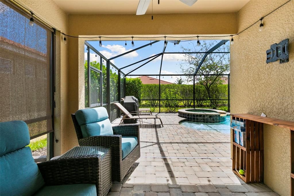 For Sale: $499,000 (4 beds, 2 baths, 1828 Square Feet)