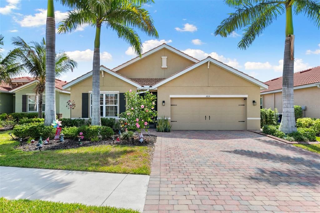 For Sale: $499,000 (4 beds, 2 baths, 1828 Square Feet)
