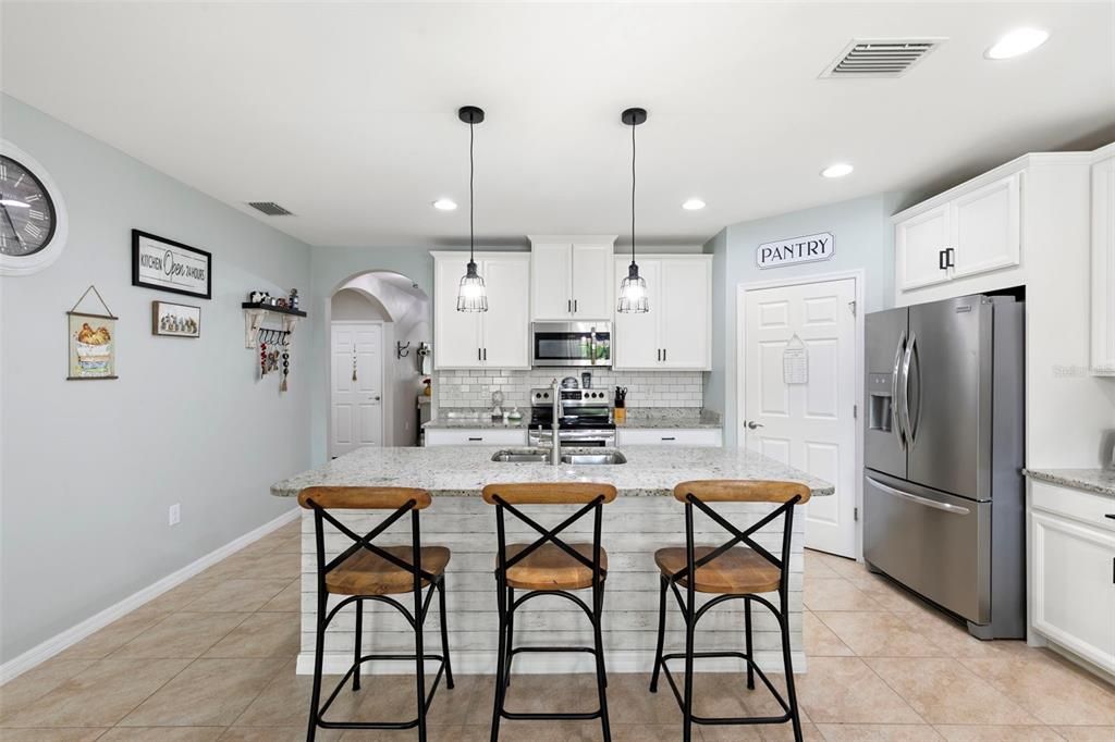 For Sale: $499,000 (4 beds, 2 baths, 1828 Square Feet)