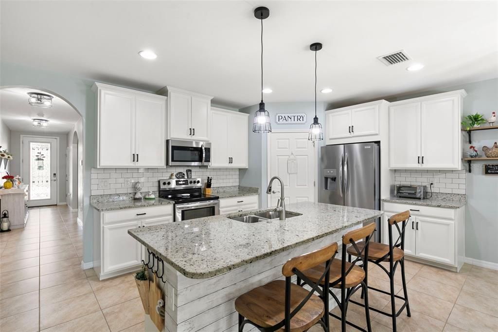 For Sale: $499,000 (4 beds, 2 baths, 1828 Square Feet)