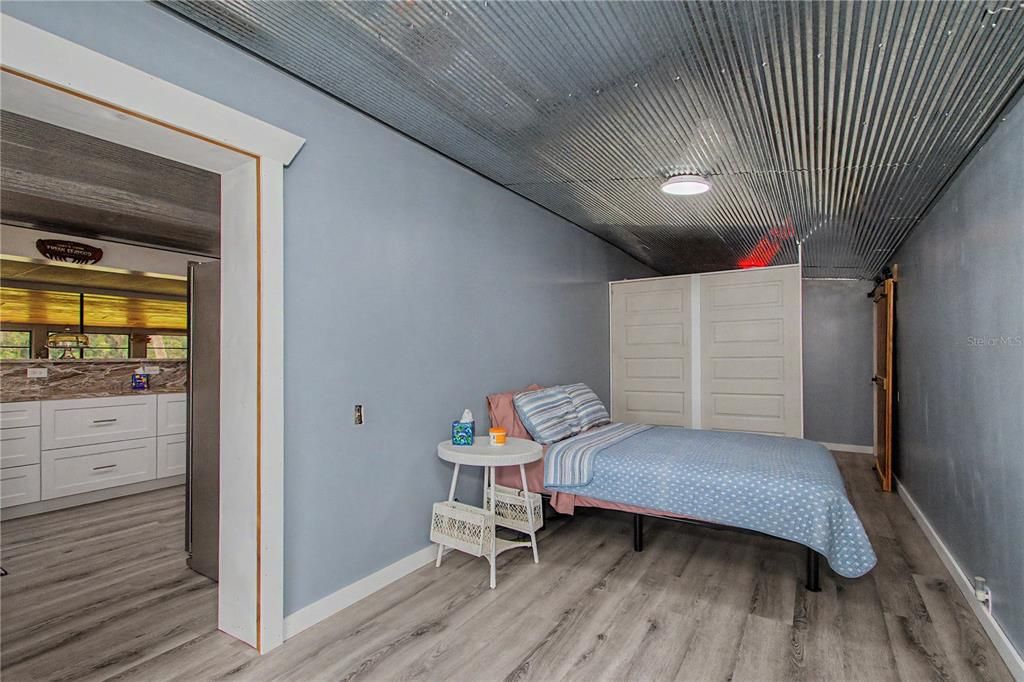 For Sale: $499,000 (3 beds, 3 baths, 2584 Square Feet)