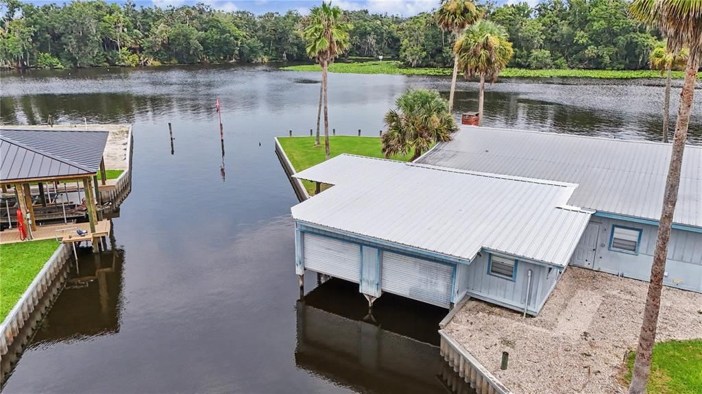 For Sale: $499,000 (3 beds, 3 baths, 2584 Square Feet)