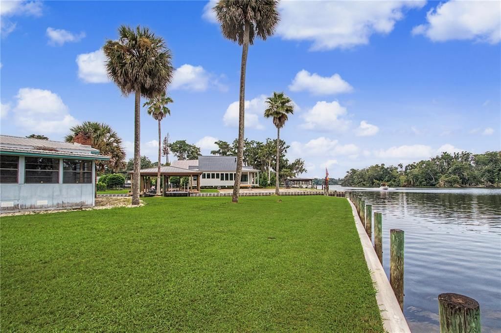 For Sale: $499,000 (3 beds, 3 baths, 2584 Square Feet)