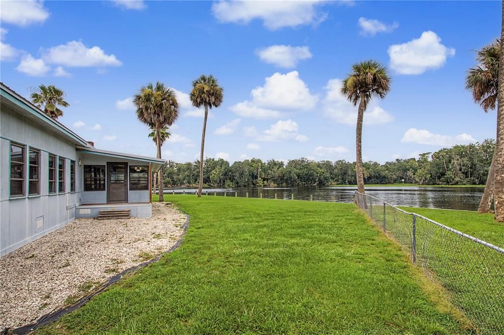 For Sale: $499,000 (3 beds, 3 baths, 2584 Square Feet)