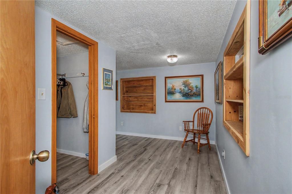 For Sale: $499,000 (3 beds, 3 baths, 2584 Square Feet)