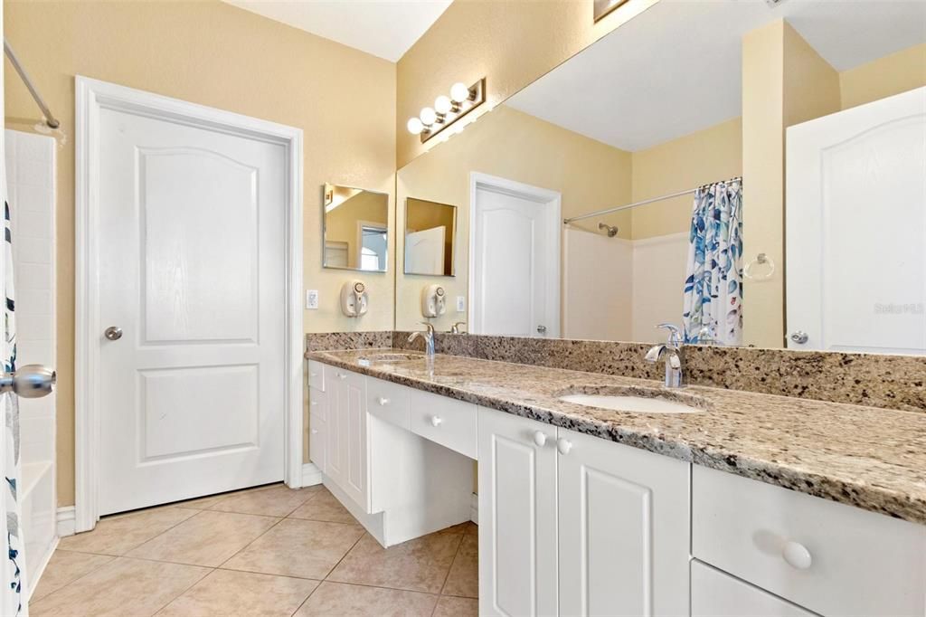 For Sale: $364,900 (2 beds, 2 baths, 1350 Square Feet)