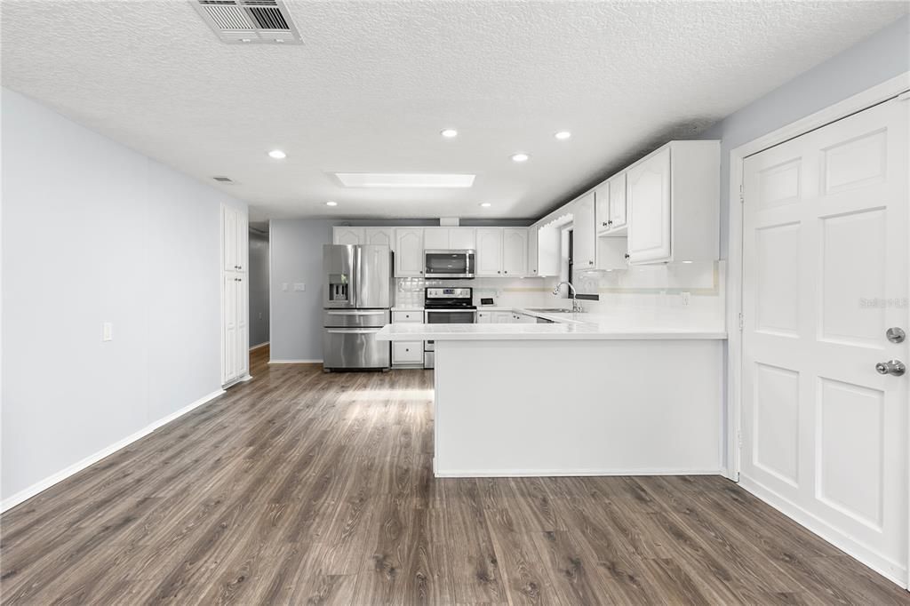 For Sale: $425,000 (4 beds, 2 baths, 2207 Square Feet)