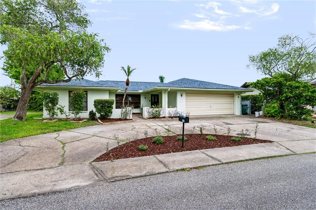 En Venta: $435,000 (3 camas, 3 baños, 2215 Pies cuadrados)