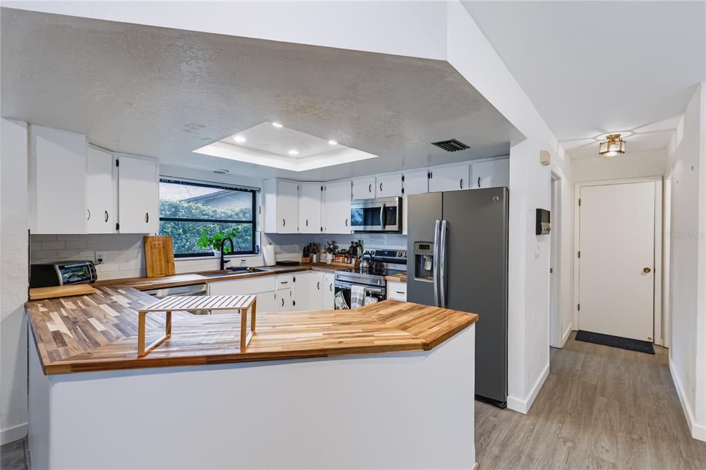 En Venta: $435,000 (3 camas, 3 baños, 2215 Pies cuadrados)