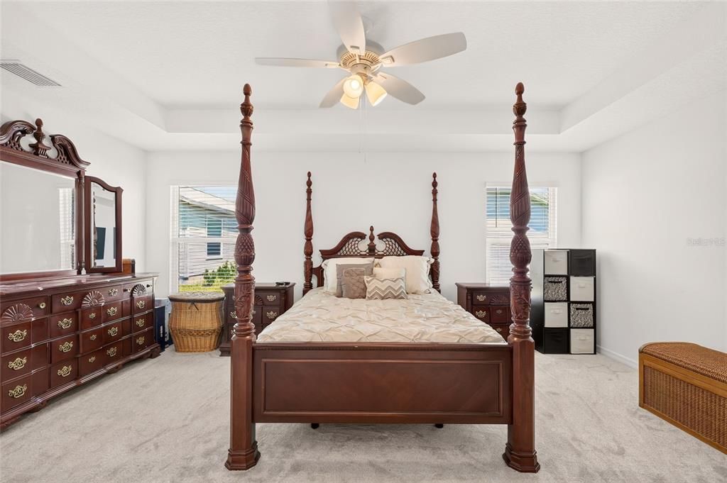 For Sale: $419,900 (3 beds, 2 baths, 1921 Square Feet)
