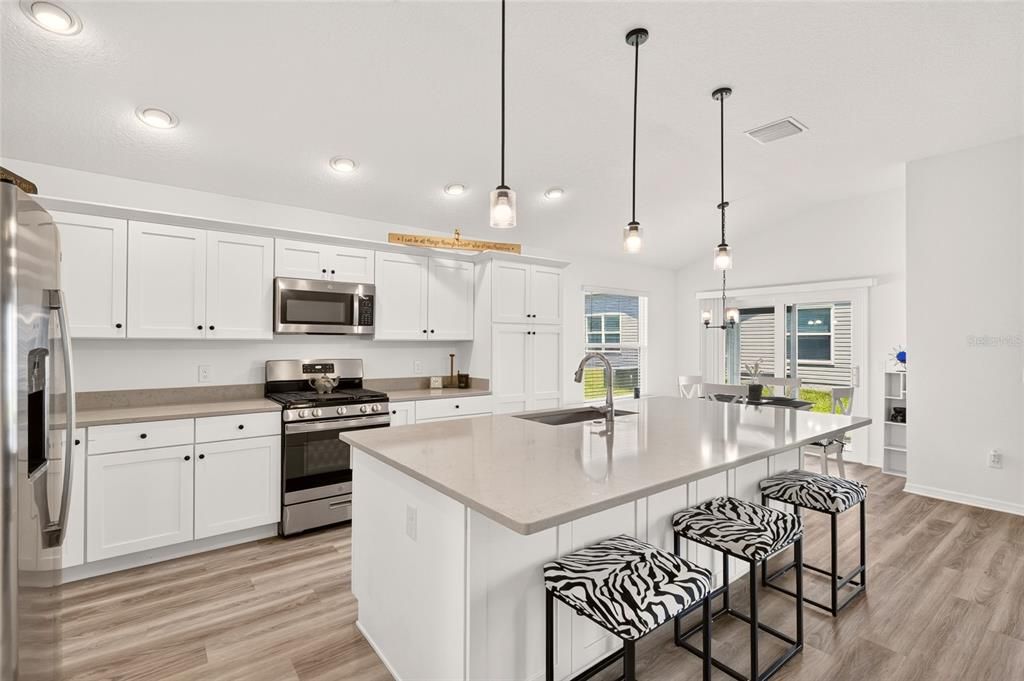 For Sale: $419,900 (3 beds, 2 baths, 1921 Square Feet)