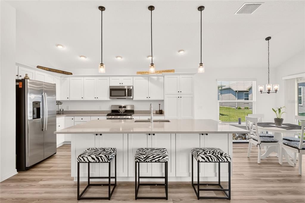 For Sale: $419,900 (3 beds, 2 baths, 1921 Square Feet)