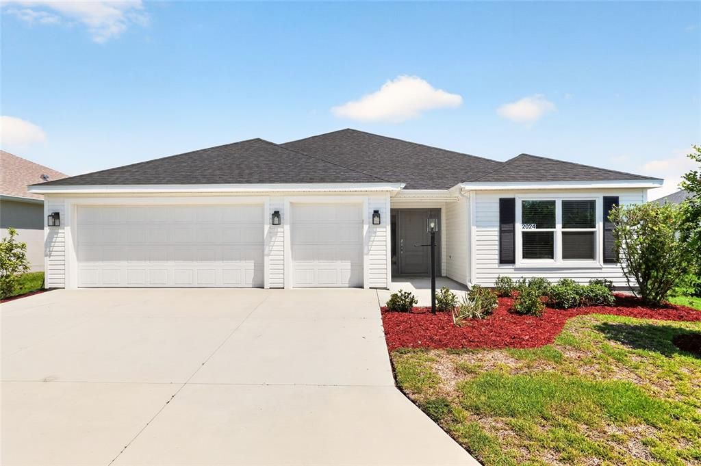 For Sale: $419,900 (3 beds, 2 baths, 1921 Square Feet)