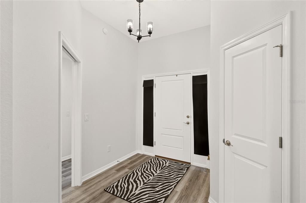 For Sale: $419,900 (3 beds, 2 baths, 1921 Square Feet)