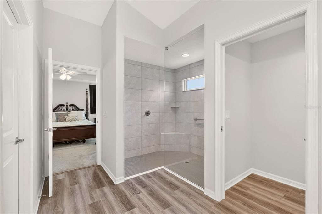 For Sale: $419,900 (3 beds, 2 baths, 1921 Square Feet)