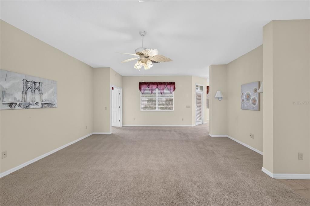 En Venta: $549,900 (3 camas, 2 baños, 2022 Pies cuadrados)