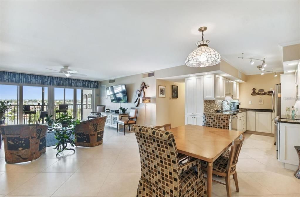 For Rent: $2,800 (2 beds, 2 baths, 1050 Square Feet)