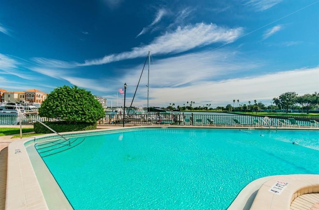 For Rent: $2,800 (2 beds, 2 baths, 1050 Square Feet)