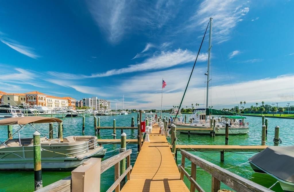For Rent: $2,800 (2 beds, 2 baths, 1050 Square Feet)