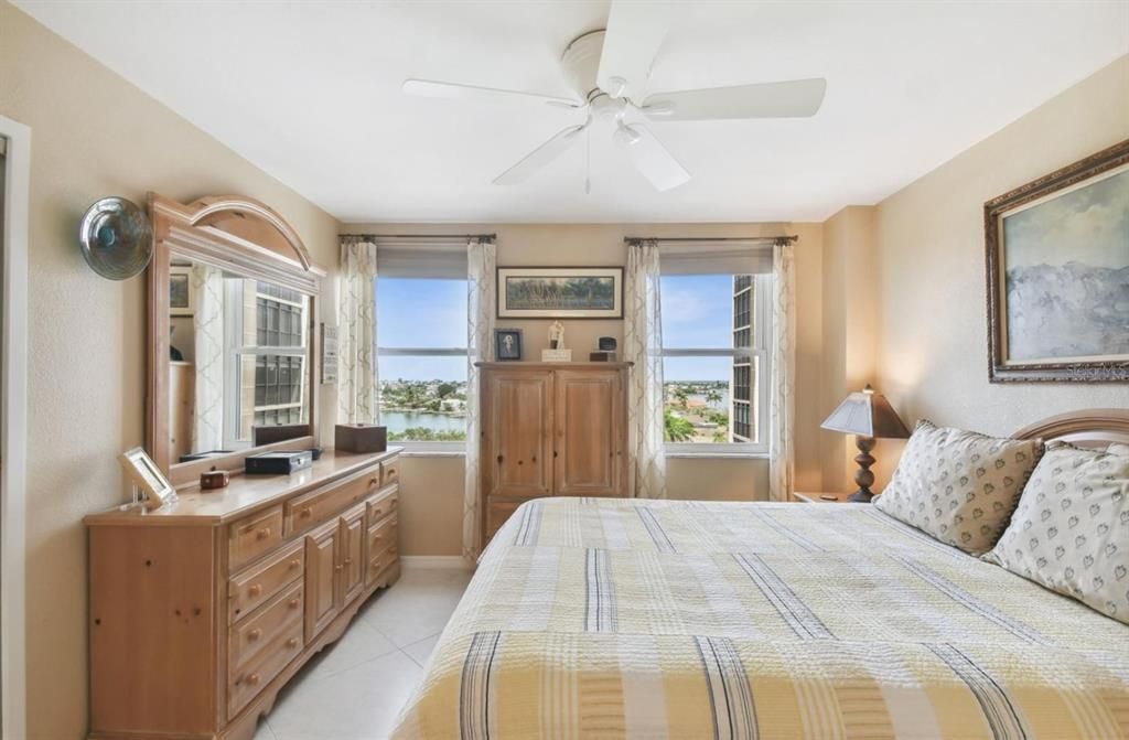 For Rent: $2,800 (2 beds, 2 baths, 1050 Square Feet)