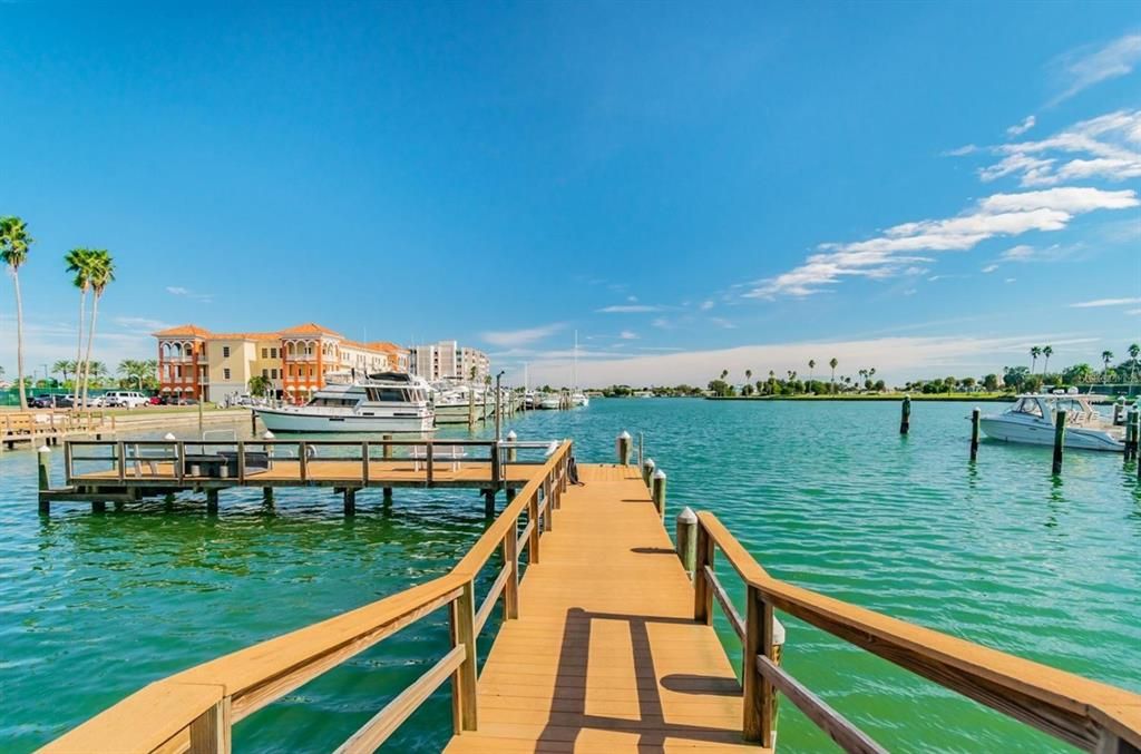 For Rent: $2,800 (2 beds, 2 baths, 1050 Square Feet)