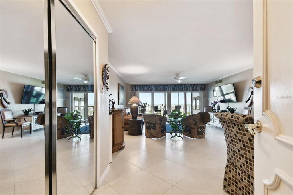 For Rent: $2,800 (2 beds, 2 baths, 1050 Square Feet)