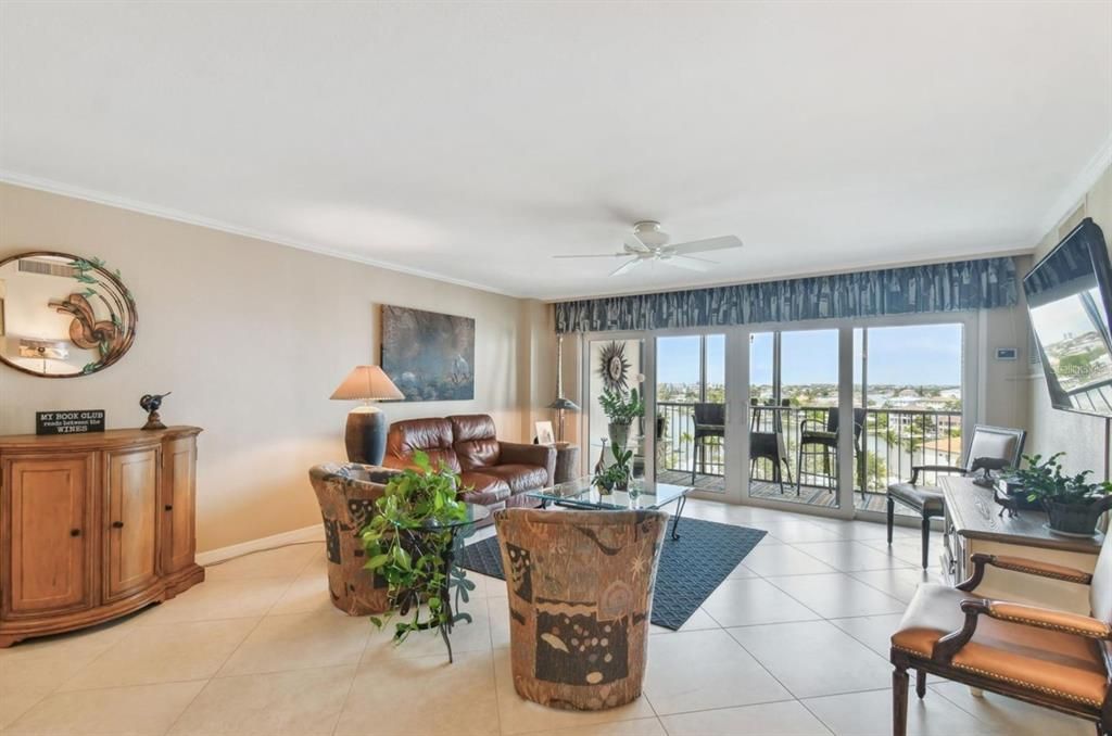For Rent: $2,800 (2 beds, 2 baths, 1050 Square Feet)
