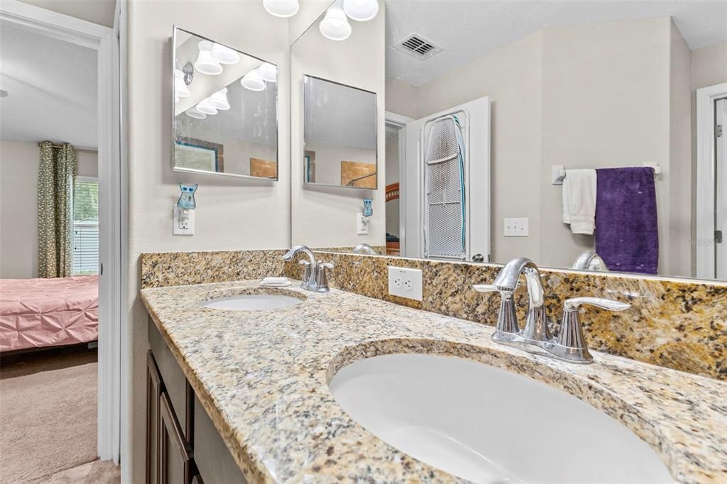 For Sale: $359,900 (4 beds, 3 baths, 1908 Square Feet)