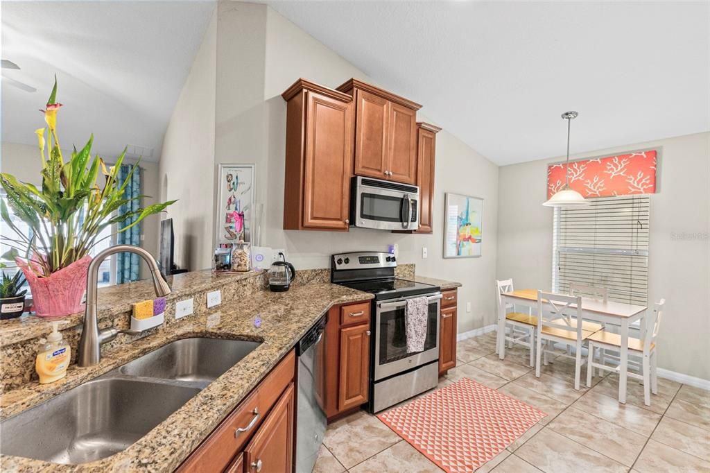 For Sale: $359,900 (4 beds, 3 baths, 1908 Square Feet)