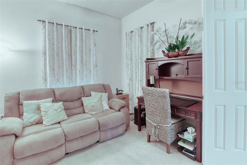 For Sale: $374,900 (2 beds, 2 baths, 2101 Square Feet)