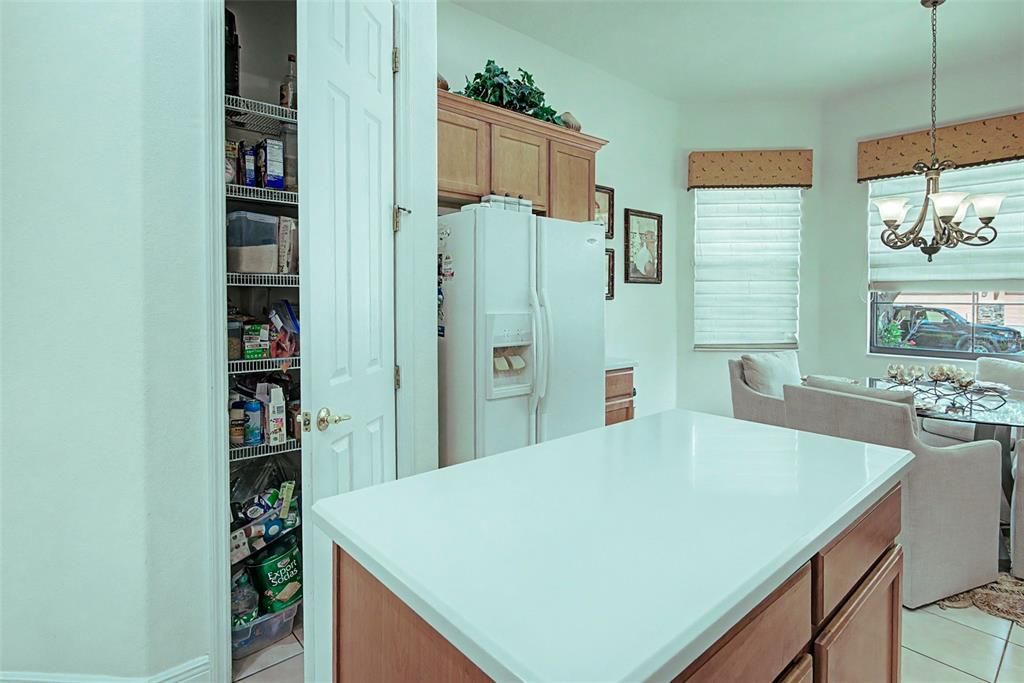For Sale: $374,900 (2 beds, 2 baths, 2101 Square Feet)