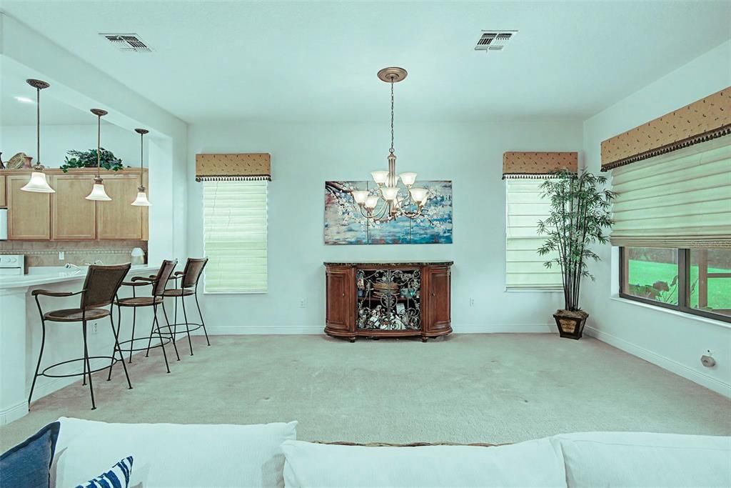 For Sale: $374,900 (2 beds, 2 baths, 2101 Square Feet)