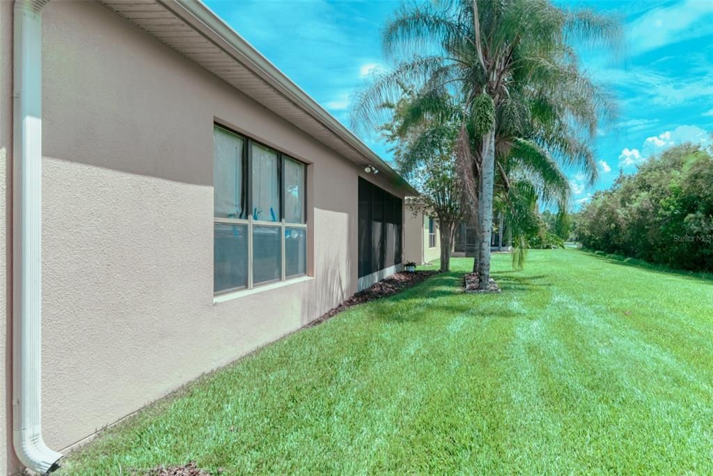 For Sale: $374,900 (2 beds, 2 baths, 2101 Square Feet)