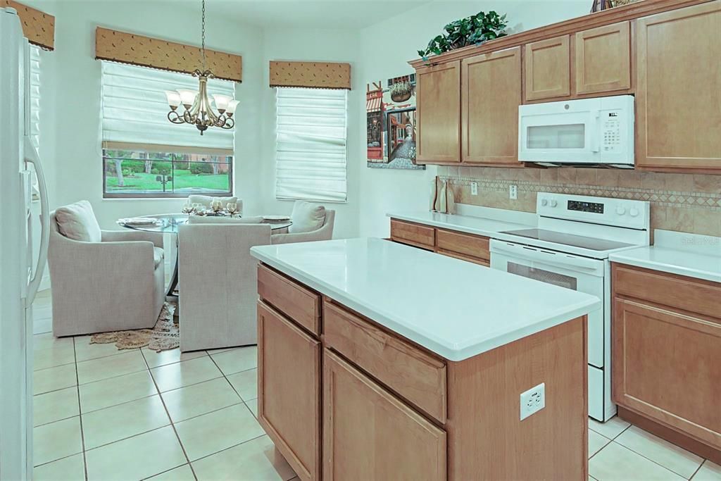 For Sale: $374,900 (2 beds, 2 baths, 2101 Square Feet)