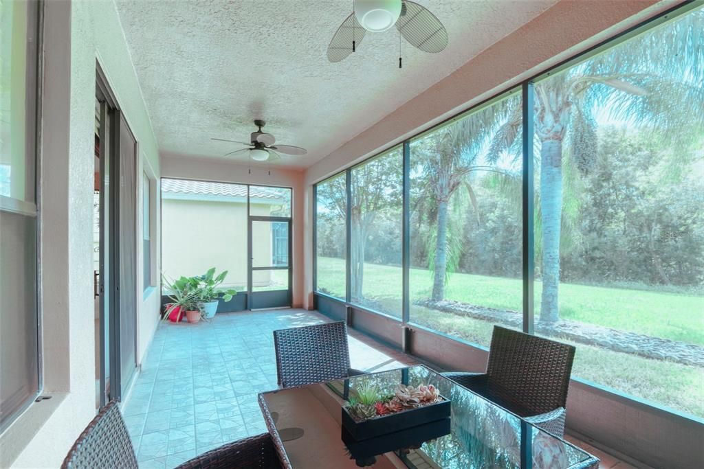 For Sale: $374,900 (2 beds, 2 baths, 2101 Square Feet)