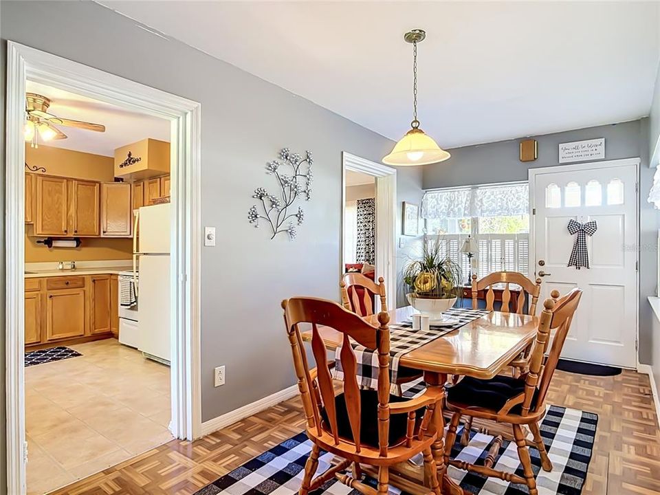 Active With Contract: $220,000 (2 beds, 2 baths, 1002 Square Feet)