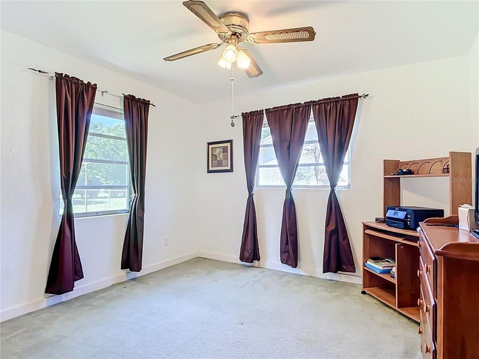 Active With Contract: $220,000 (2 beds, 2 baths, 1002 Square Feet)