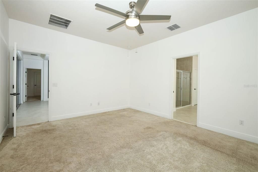 For Sale: $605,000 (5 beds, 3 baths, 2843 Square Feet)