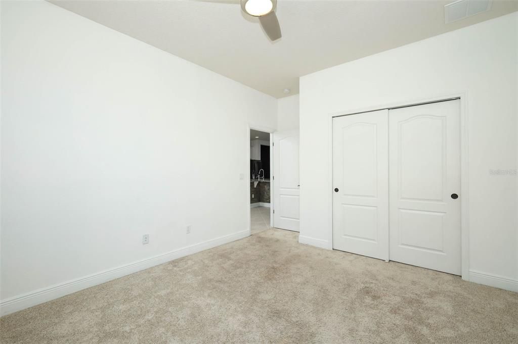 For Sale: $605,000 (5 beds, 3 baths, 2843 Square Feet)